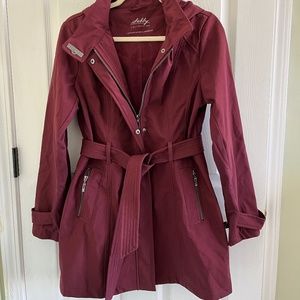 Womens Medium Waterproof and Windproof Jacket
